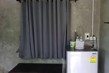 تختخواب و صبحانه Tonkho At Home