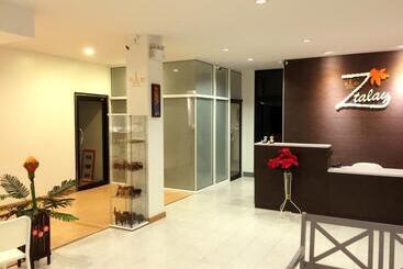 تختخواب و صبحانه Ztalay House