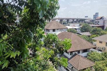 Hide Bangkok Hostel