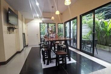 Hide Bangkok Hostel