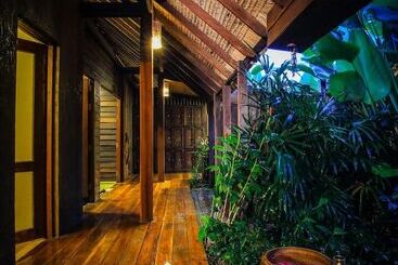 هتل Azalea Village Wellness Resort