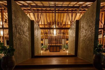 هتل Azalea Village Wellness Resort