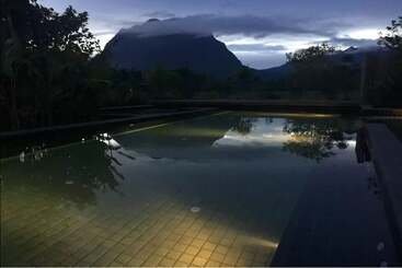 هتل Azalea Village Wellness Resort