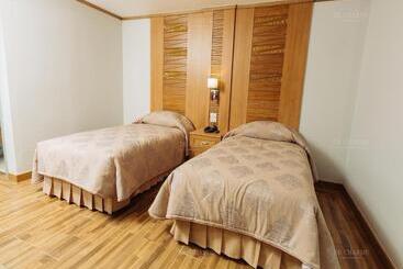 Decharme Hotel Sha Plus