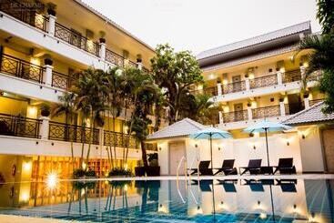 Decharme Hotel Sha Plus