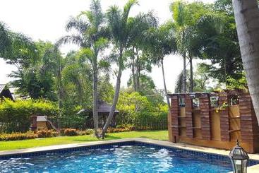 هتل Prachuap Garden View Resort
