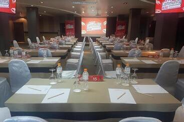 هتل The Loft Seaside Sriracha