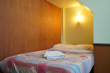 هتل The River Guest House