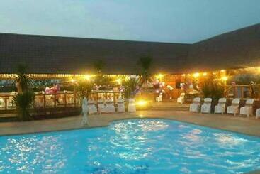 酒店 Zaleena Grand