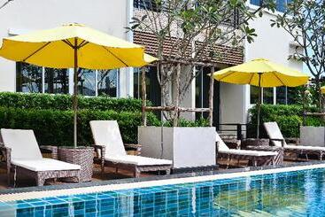 استراحتگاه Suvarnabhumi Ville Airport