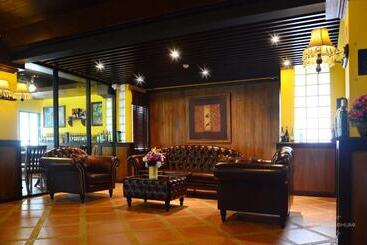 استراحتگاه Suvarnabhumi Ville Airport
