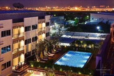 استراحتگاه Suvarnabhumi Ville Airport