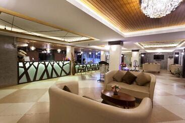 استراحتگاه Suvarnabhumi Ville Airport