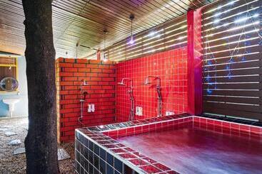 Super Hostel