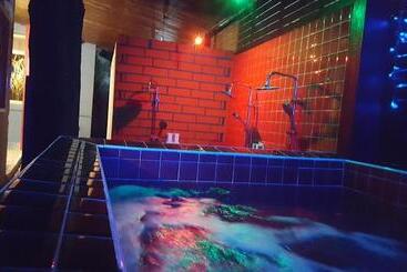Super Hostel