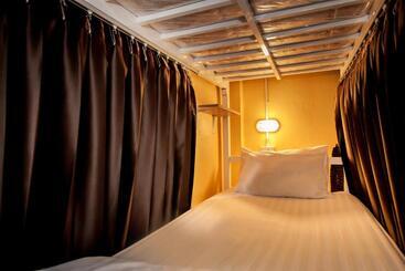 Thai Thai Hostel