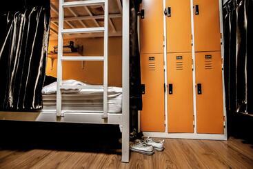 Thai Thai Hostel