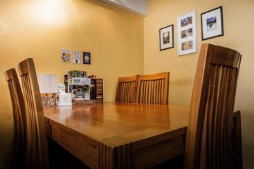 Thai Thai Hostel