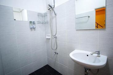 Thai Thai Hostel