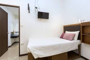 The Lantern Hostel And Spa