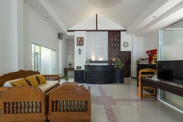 The Lantern Hostel And Spa
