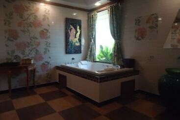 Villa Angelica Bed And Breakfast In Phuket