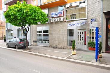 تختخواب و صبحانه Apartments Imper   Imd