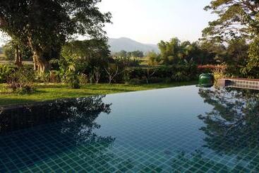 تختخواب و صبحانه Villa Albizia, Chiang Mai