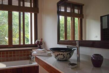 تختخواب و صبحانه Villa Albizia, Chiang Mai