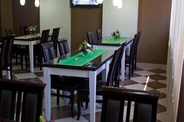 Garni Hotel Tri O