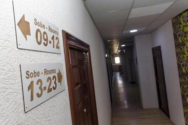 Garni Hotel Tri O