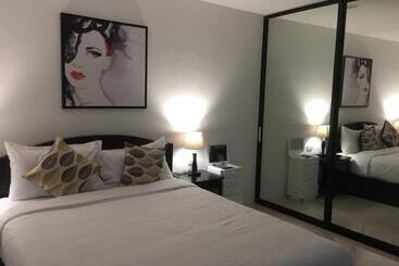هتل Baba Guest House