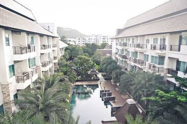 هتل Karabuning Resort And Residence