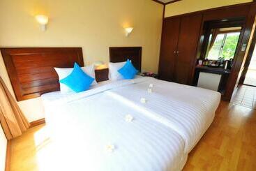 Isle Beach Resort Krabi Sha