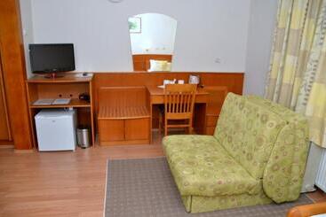 مُتل Garni Hotel Lake