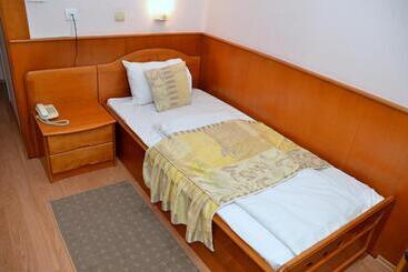 مُتل Garni Hotel Lake