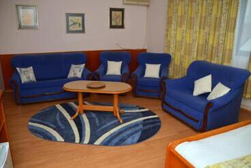 مُتل Garni Hotel Lake