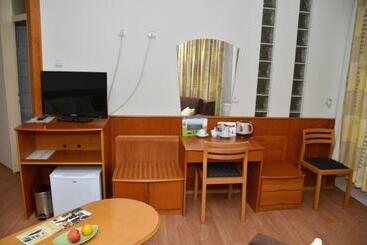 مُتل Garni Hotel Lake
