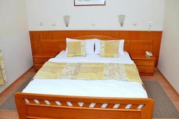 مُتل Garni Hotel Lake