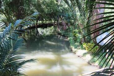 Phanom Bencha Mountain Resort