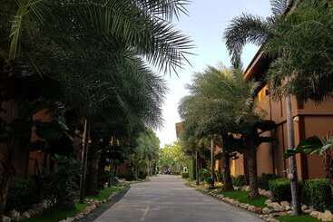 استراحتگاه The Grace Amphawa
