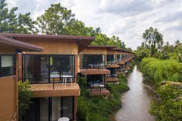 استراحتگاه The Grace Amphawa