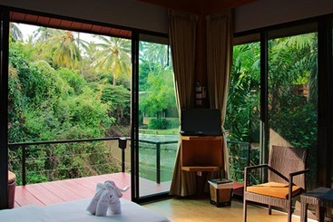 استراحتگاه The Grace Amphawa