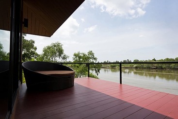 استراحتگاه The Grace Amphawa
