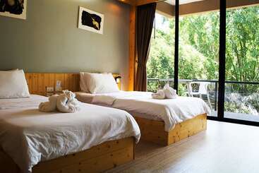 استراحتگاه The Grace Amphawa