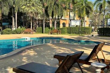 Siam River Resort