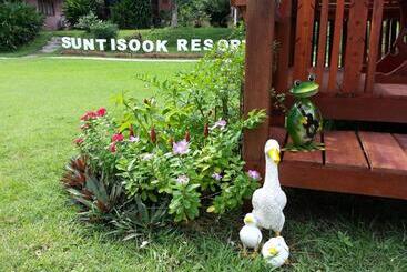 Suntisook Resort