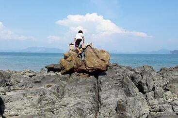 Suntisook Resort