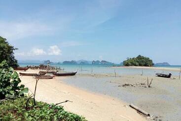 Suntisook Resort