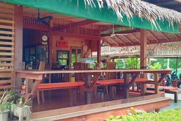 Suntisook Resort